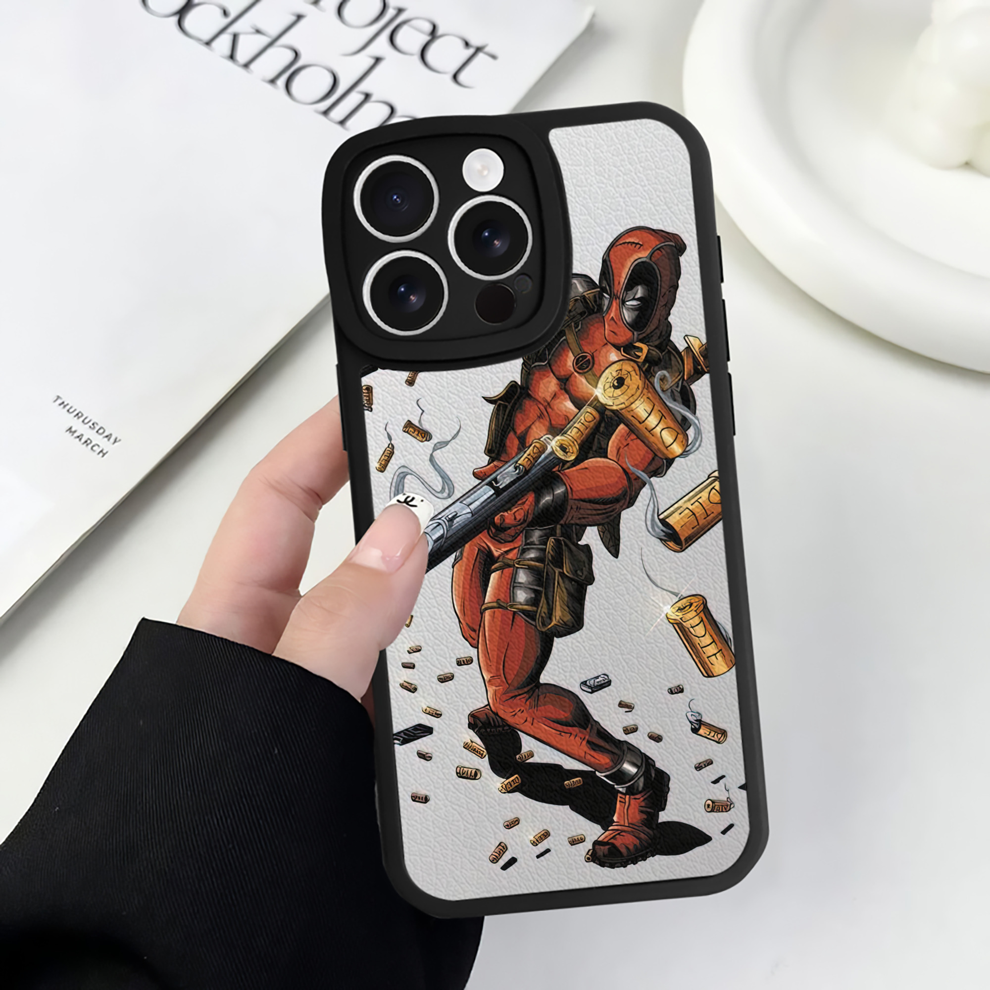 （画像用） Deadpool デッドプール 【iPhone 16シリーズ対応】シリコンスマホケース（レザー調） 材質：シリコン